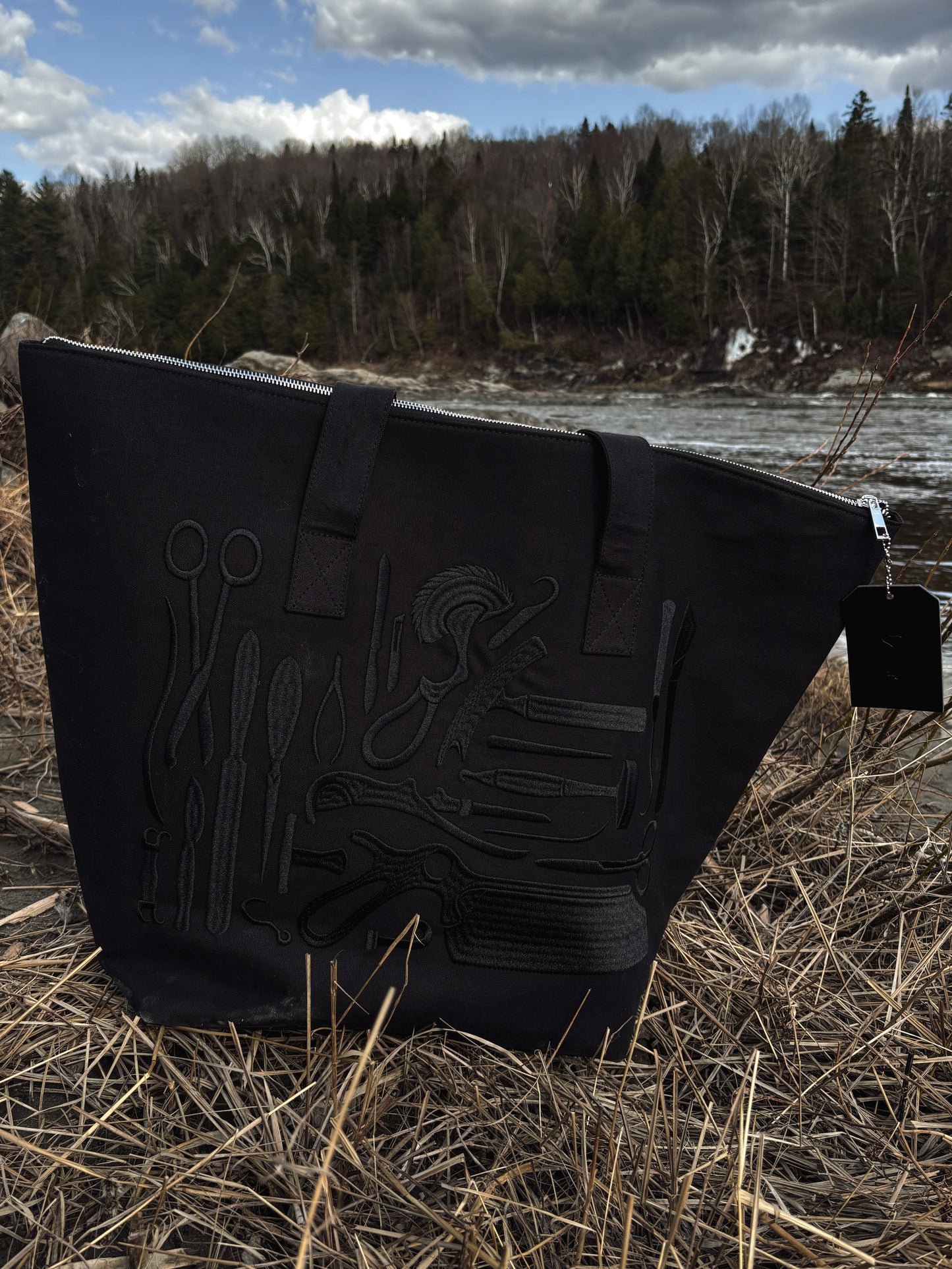 *Preorder• Body Bag• Oversized tote