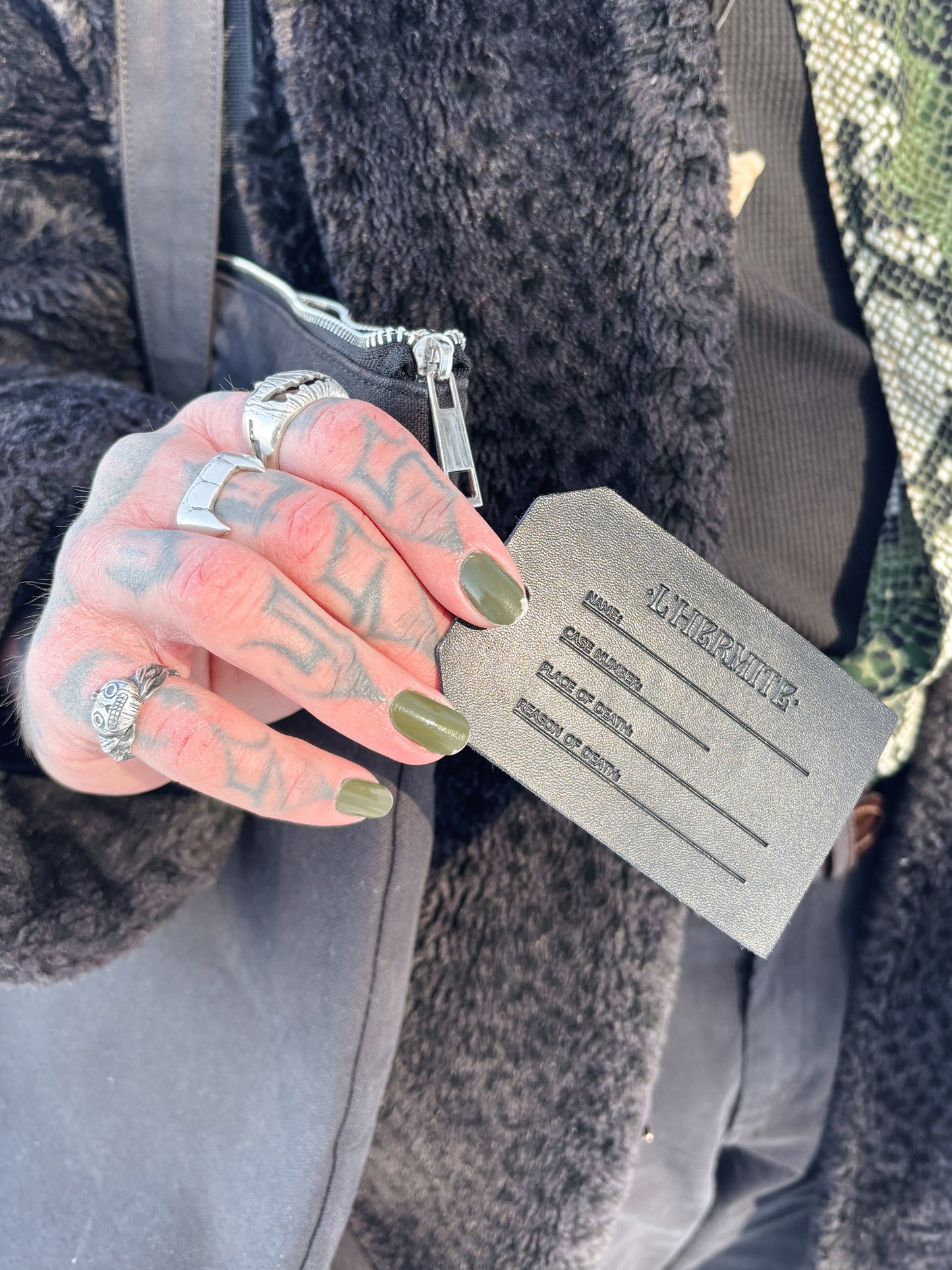 Body Bag• oversized tote