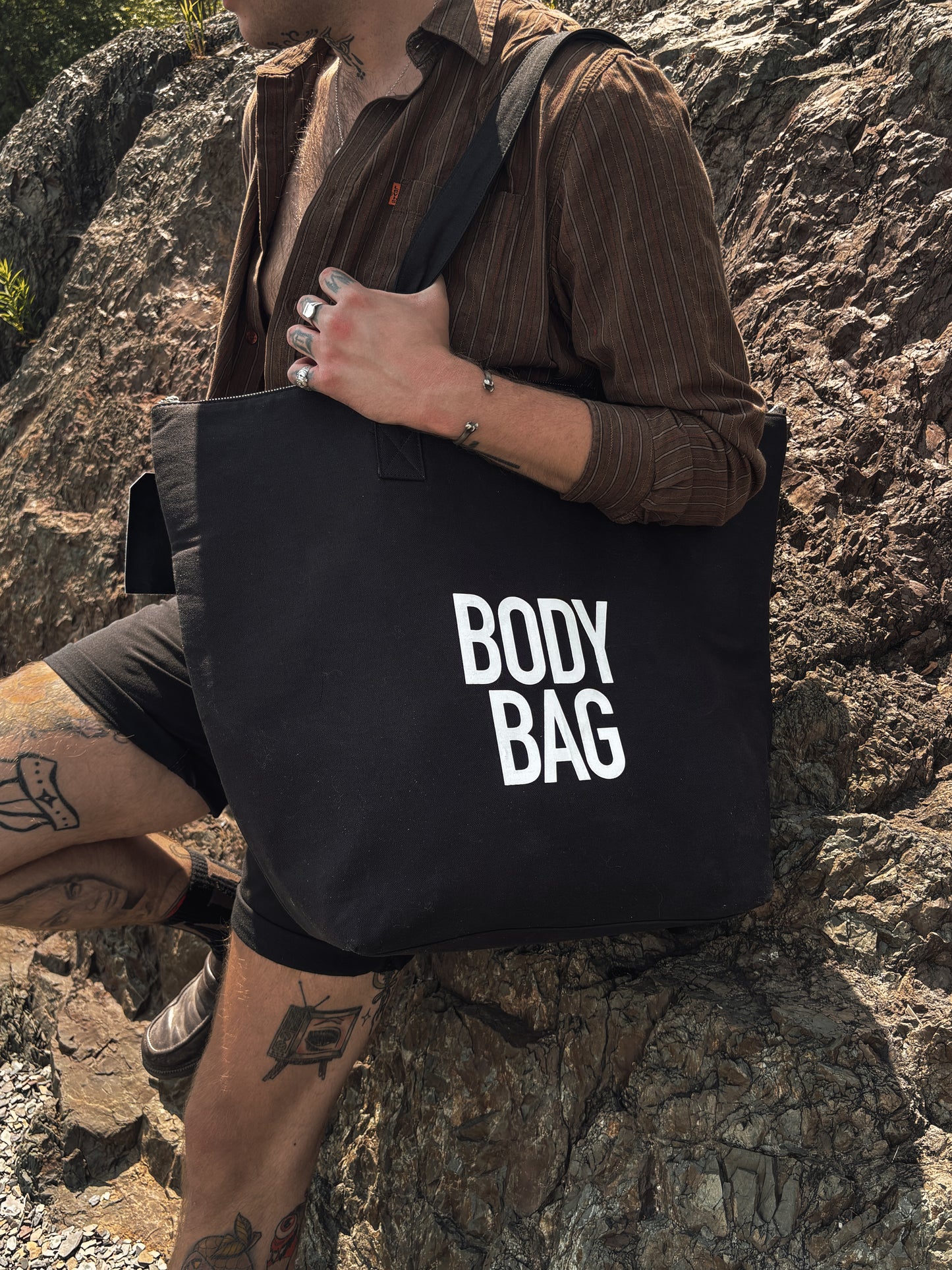 Body Bag• oversized tote